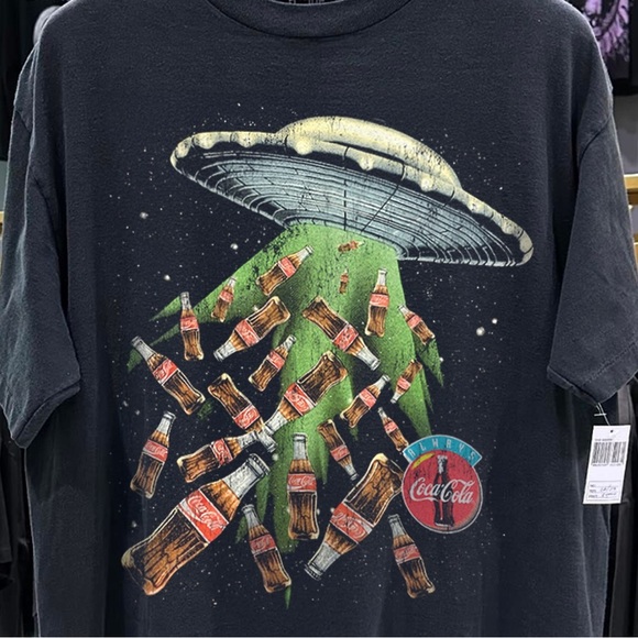 VINTAGE reproduction Coca Cola ufo t-shirt - Picture 1 of 4